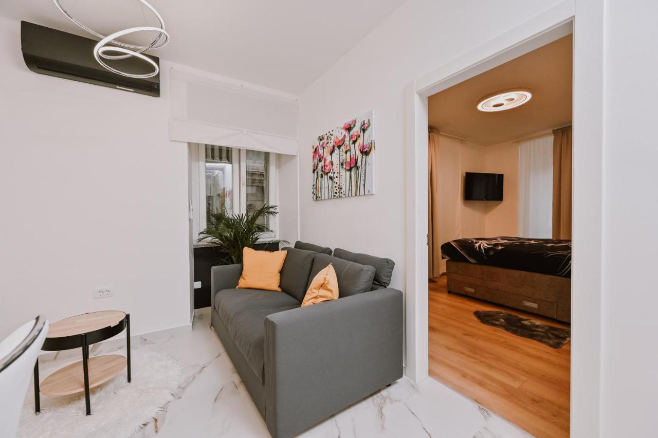 Old Square Apartment *