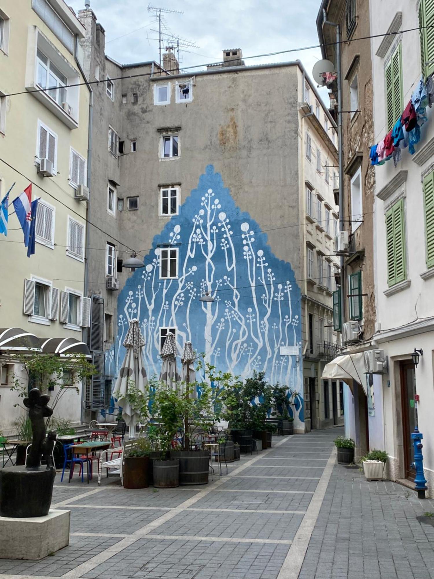 Old Square Apartment